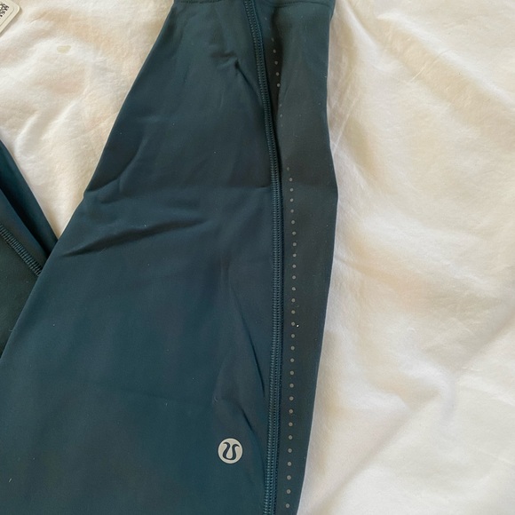 LULULEMON Chase the Chill 28” teal leggings - Picture 3 of 3